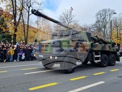 Румъния - Букурещ - национален празник - военен парад