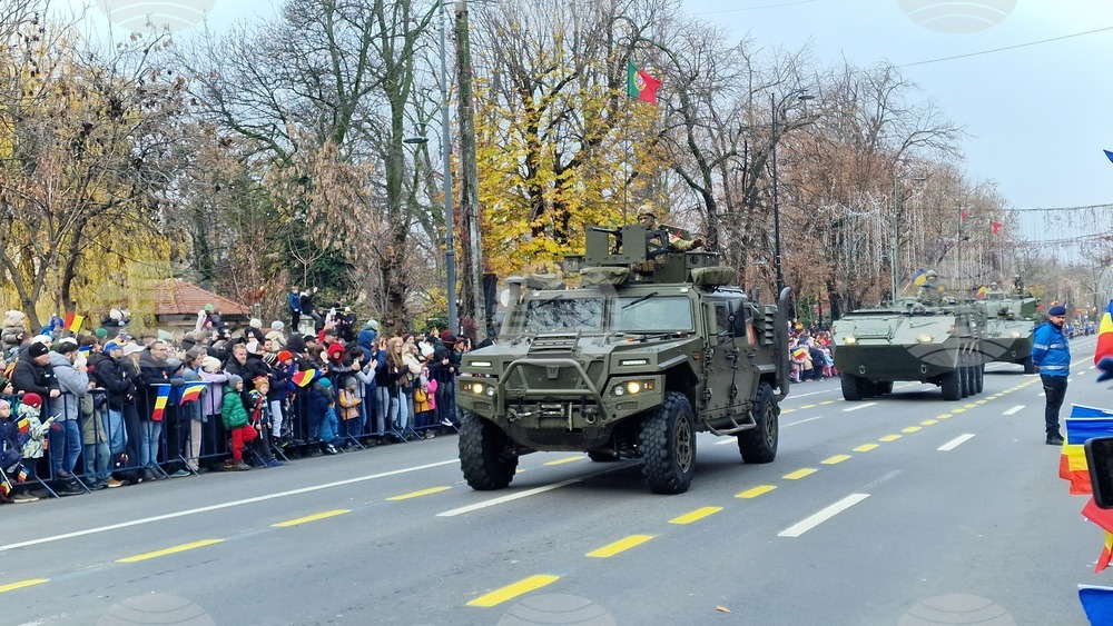 Румъния - Букурещ - национален празник - военен парад