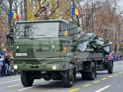 Румъния - Букурещ - национален празник - военен парад