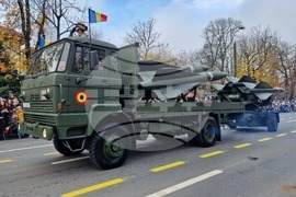 Румъния - Букурещ - национален празник - военен парад