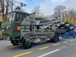 Румъния - Букурещ - национален празник - военен парад