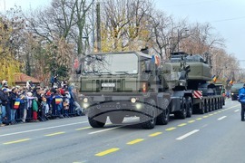 Румъния - Букурещ - национален празник - военен парад