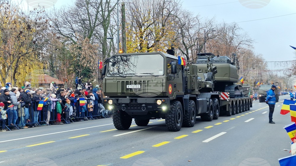 Румъния - Букурещ - национален празник - военен парад
