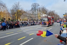 Румъния - Букурещ - национален празник - военен парад