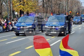 Румъния - Букурещ - национален празник - военен парад