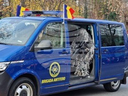 Румъния - Букурещ - национален празник - военен парад