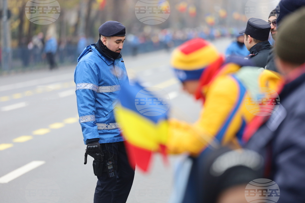 Румъния - Букурещ - национален празник - военен парад