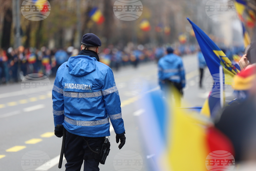 Румъния - Букурещ - национален празник - военен парад