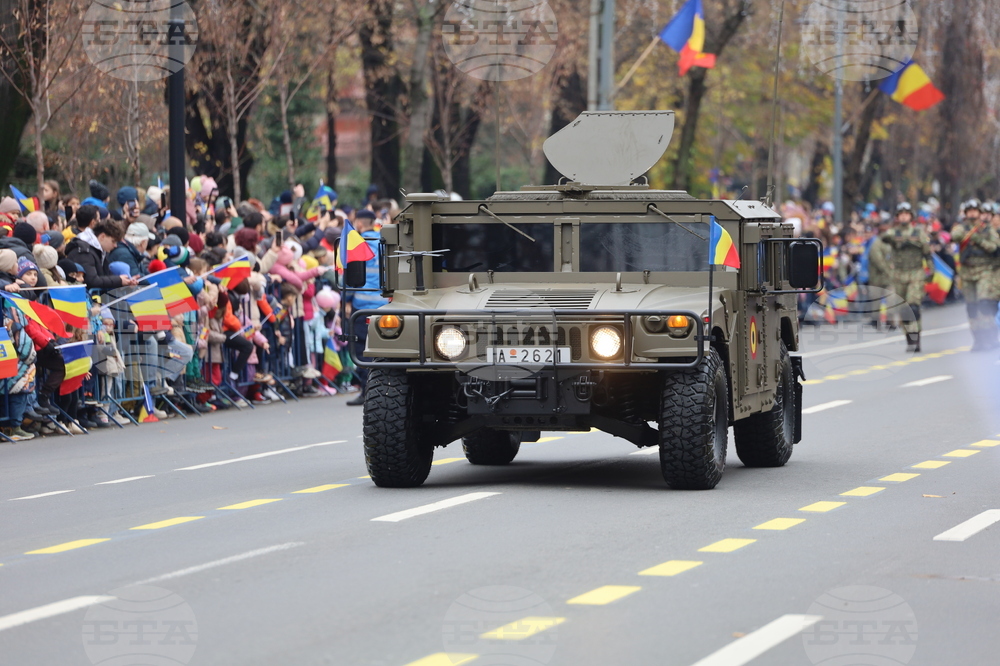 Румъния - Букурещ - национален празник - военен парад