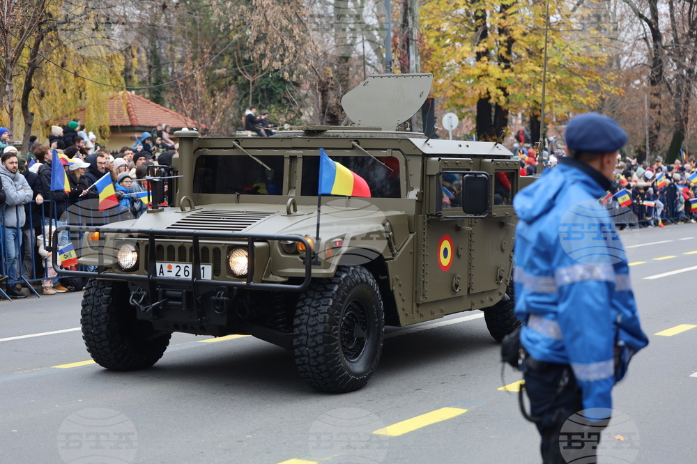 Румъния - Букурещ - национален празник - военен парад