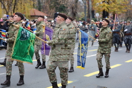 Румъния - Букурещ - национален празник - военен парад