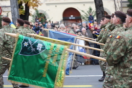 Румъния - Букурещ - национален празник - военен парад