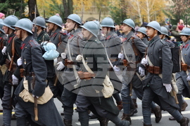 Румъния - Букурещ - национален празник - военен парад