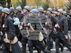 Румъния - Букурещ - национален празник - военен парад