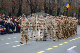 Румъния - Букурещ - национален празник - военен парад