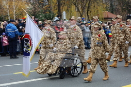 Румъния - Букурещ - национален празник - военен парад