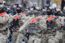 Румъния - Букурещ - национален празник - военен парад