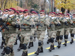 Румъния - Букурещ - национален празник - военен парад