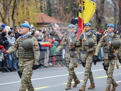 Румъния - Букурещ - национален празник - военен парад