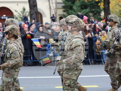 Румъния - Букурещ - национален празник - военен парад