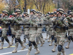 Румъния - Букурещ - национален празник - военен парад