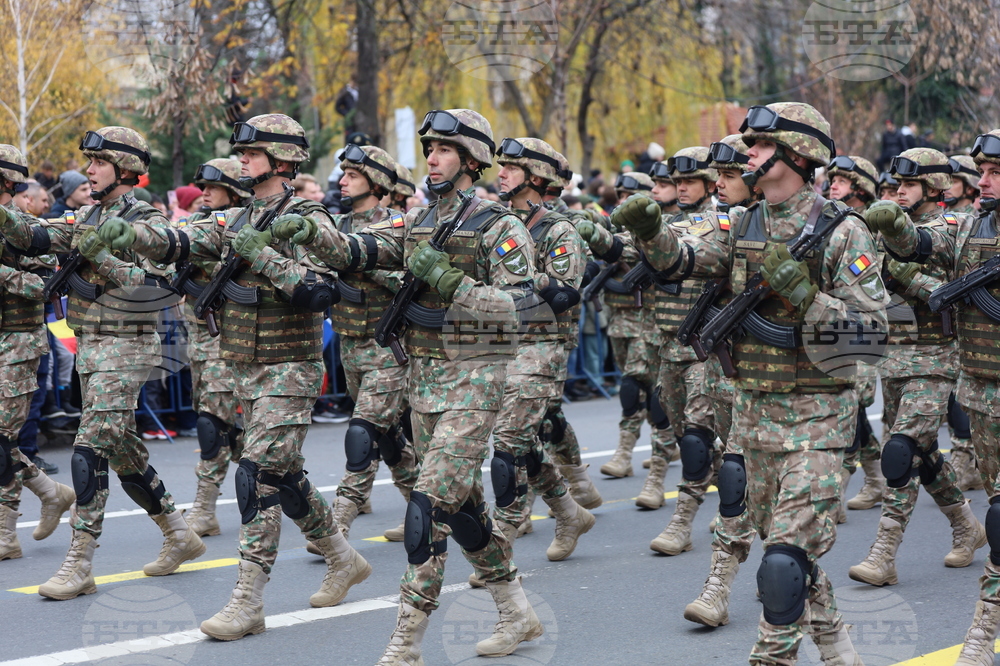 Румъния - Букурещ - национален празник - военен парад