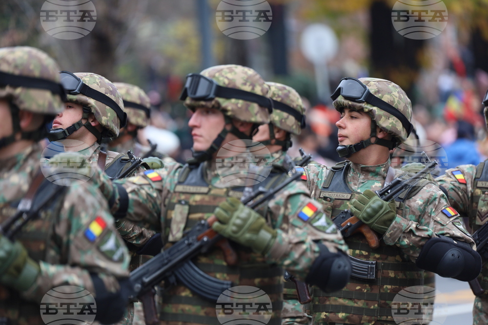 Румъния - Букурещ - национален празник - военен парад