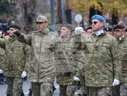Румъния - Букурещ - национален празник - военен парад