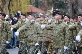 Румъния - Букурещ - национален празник - военен парад