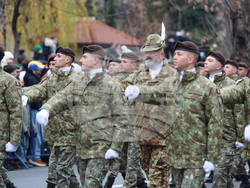Румъния - Букурещ - национален празник - военен парад