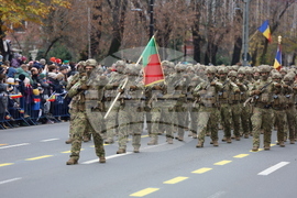 Румъния - Букурещ - национален празник - военен парад