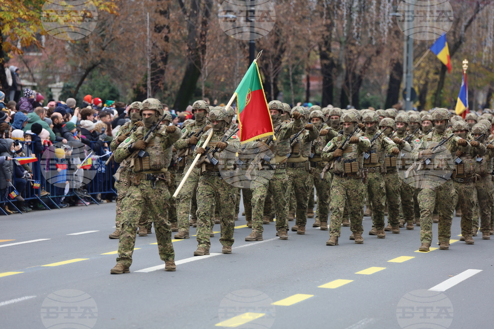 Румъния - Букурещ - национален празник - военен парад