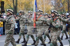 Румъния - Букурещ - национален празник - военен парад