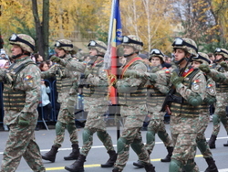 Румъния - Букурещ - национален празник - военен парад