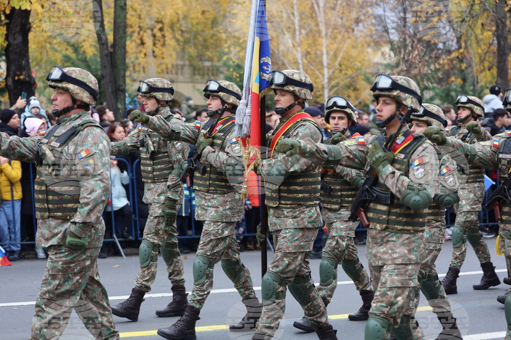 Румъния - Букурещ - национален празник - военен парад