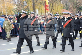 Румъния - Букурещ - национален празник - военен парад