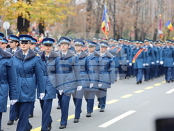 Румъния - Букурещ - национален празник - военен парад