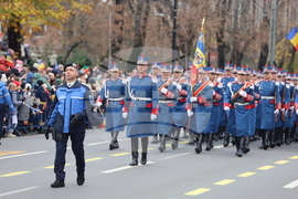 Румъния - Букурещ - национален празник - военен парад