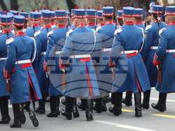 Румъния - Букурещ - национален празник - военен парад