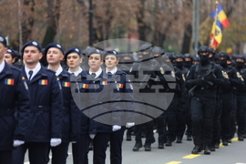 Румъния - Букурещ - национален празник - военен парад