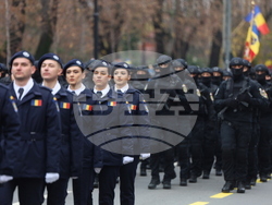 Румъния - Букурещ - национален празник - военен парад