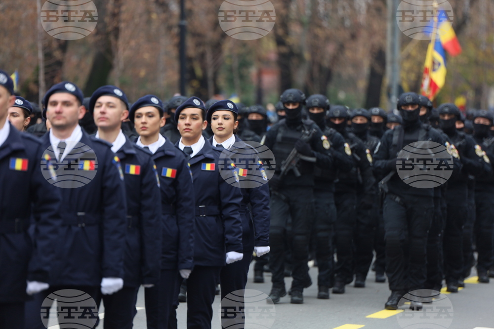 Румъния - Букурещ - национален празник - военен парад