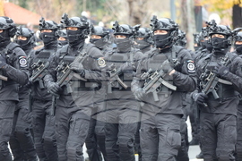 Румъния - Букурещ - национален празник - военен парад