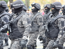 Румъния - Букурещ - национален празник - военен парад