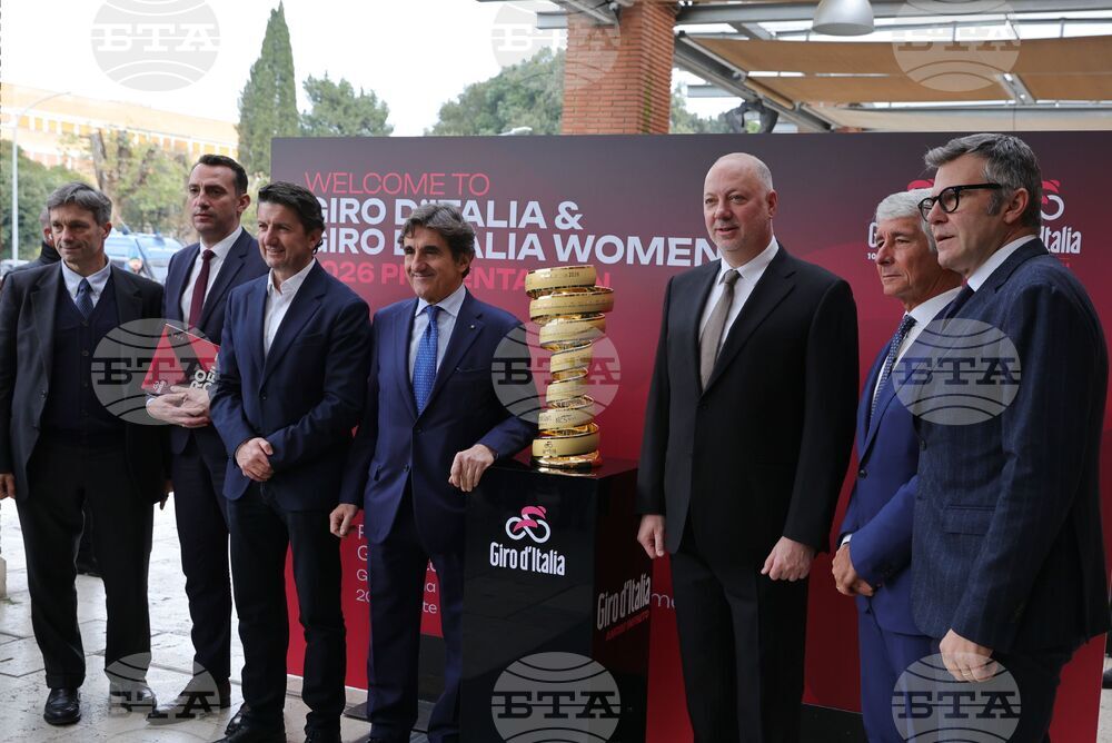 Българската делегация, водена от премиера Росен Желязков, пристигна за представянето на маршрута на Обиколката на Италия