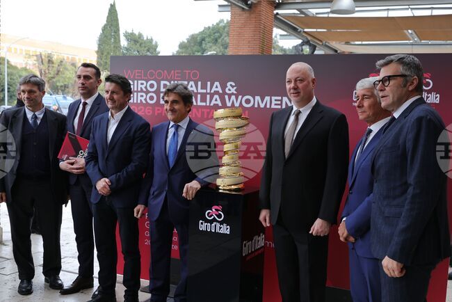 Българската делегация, водена от премиера Росен Желязков, пристигна за представянето на маршрута на Обиколката на Италия