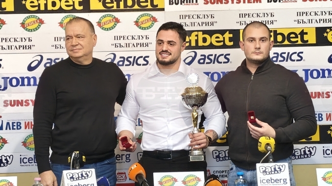 Мениджърът на Карлос Насар: „Има интерес от минимум три държави, които желаят да го привлекат“