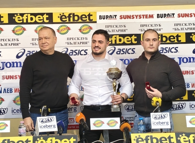 Мениджърът на Карлос Насар: „Има интерес от минимум три държави, които желаят да го привлекат“