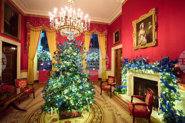 Мелания Тръмп представи коледната украса на Белия дом, вдъхновена от темата „Домът е там, където е сърцето“