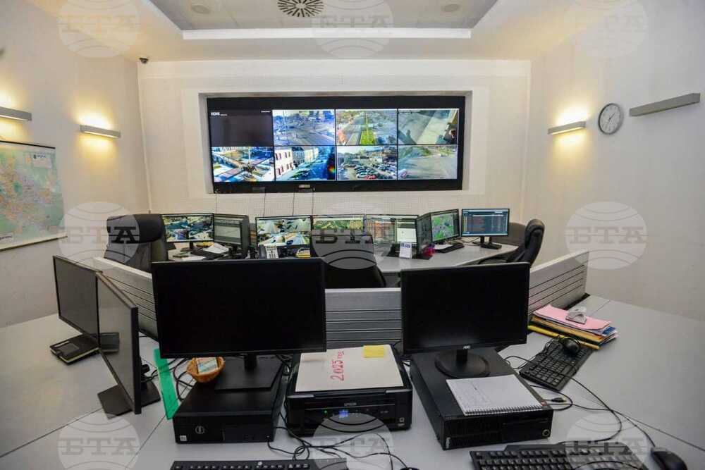 Голям брой регистрирани пътни нарушения в Скопие няколко часа след като камери започнаха да ги регистрират